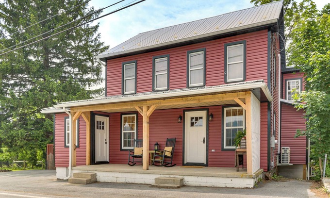 Dry Run House | Historic Home w/Mountain Views in Dry Run