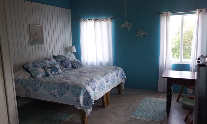 Forbes Hill Apartment | Historic Island Retreat on Little Exuma Island