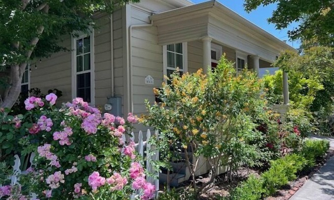 Santa Rosa House | Historic Light-Filled 2BR Close to Downtown Core!