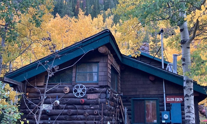 Eldora House | Historic Log Cabin in Eldora! 10 minutes to Ski Area!