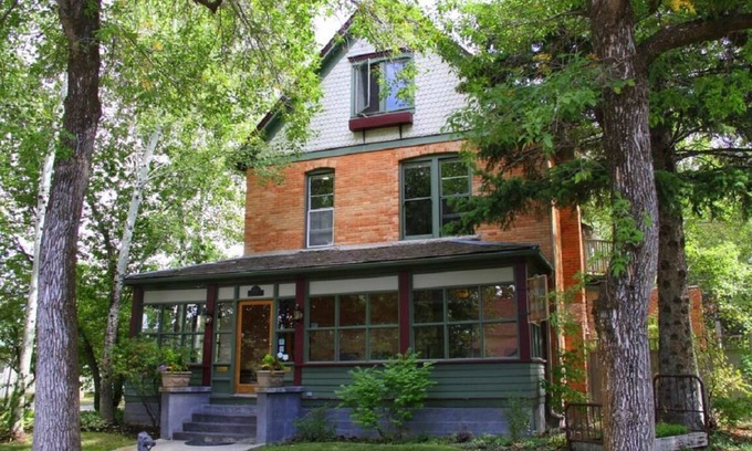 Bozeman House | Historic Neighborhood 2 Blocks from Downtown Bozeman.