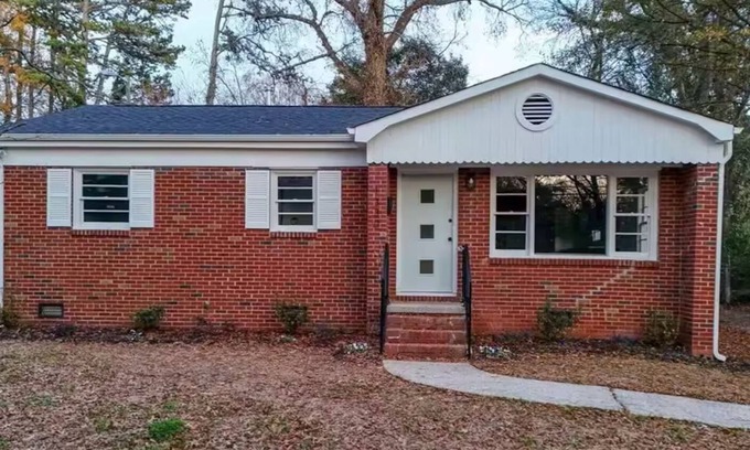 Charlotte House | Historic Oaklawn Park Bungalow