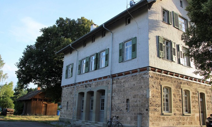 Deisslingen Apartment | historic railway station, apartment in the renovated and refurbished monument, Bahnhofsg