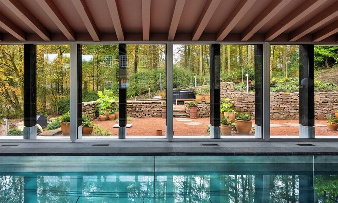 Macclesfield House | Historic Retreat in Peak District by River Dane