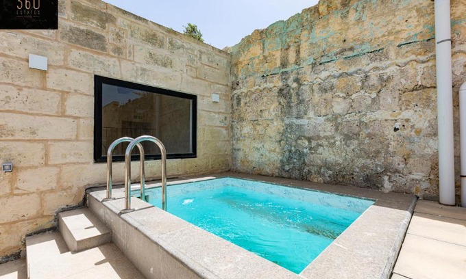 Mdina Old City House | Historical Mdina Gem, Lux HOME with Rooftop Pool by 360 Estates