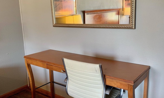 Elk City Hotel | HiWay Inn Express of Elk City