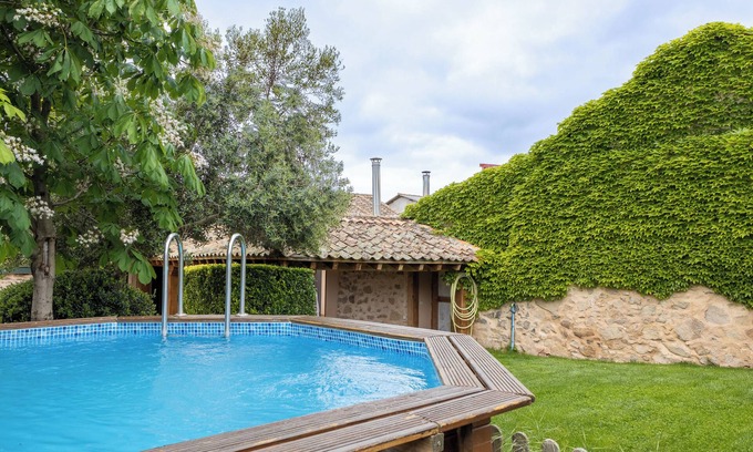 Tabladillo House | Holiday Home 'La Casona Y Casitas De Tabladillo' with Private Pool, Private Terrace and Garden