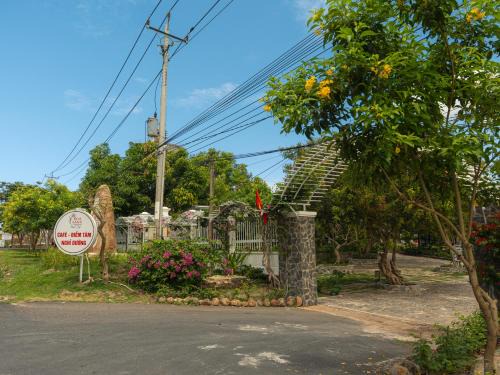 Xuyen Moc Bed & Breakfast | Hoa Lan Garden Hồ Tràm