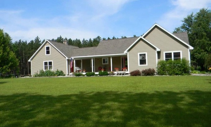 Lake Ann House | Hobby Farm close to Sleeping Bear Dunes, horse and ATV trails! Horses Welcome!