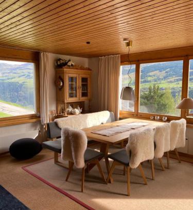 Tavanasa Apartment | Hoch über dem Rheintal