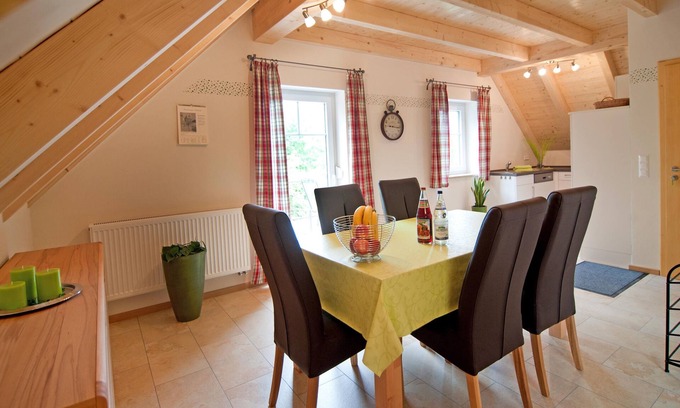 Feuchtwangen Apartment | Hochwertiges Urlaubsziel mit großer Außenanlage