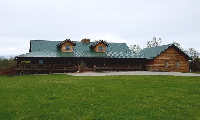 Nelsonville Cabin | Hocking Hills Lodge - Maximum 16-Adults w/children is 20-Guests