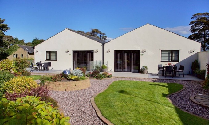 Blackburn Cottage | Hodder Cottage in The Ribble Valley, Whalley, Lancashire - Sleeps 6