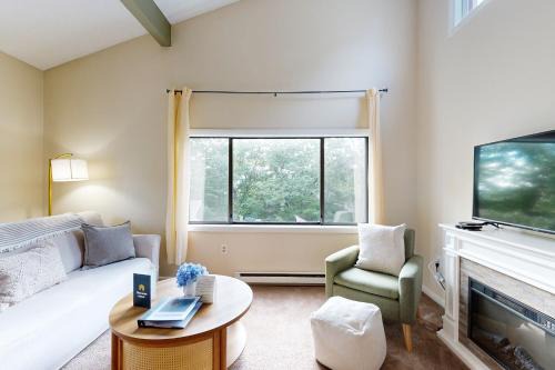 Campton Apartment | Hodgman Getaway