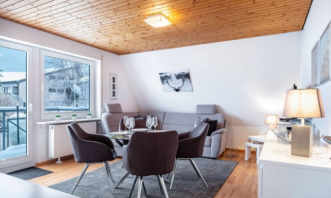 Schoenwald Apartment | Holiday Apartment 'Schwarzwaldblick D App 10 with Pool' with Mountain View, Wi-Fi