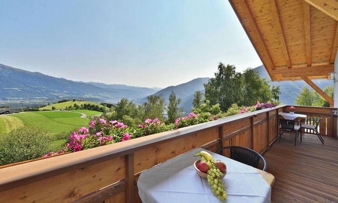 Spinga Apartment | Holiday Apartment “Dolomitenblick” with Mountain Views, Wi-Fi, Terrace & Garden
