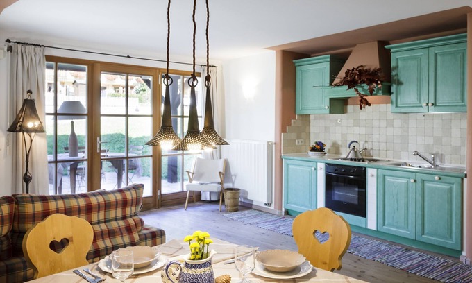 La Valle Ski Chalet | Holiday Apartment in Luxury Chalet with Country Style Interior, Wi-Fi and Garden