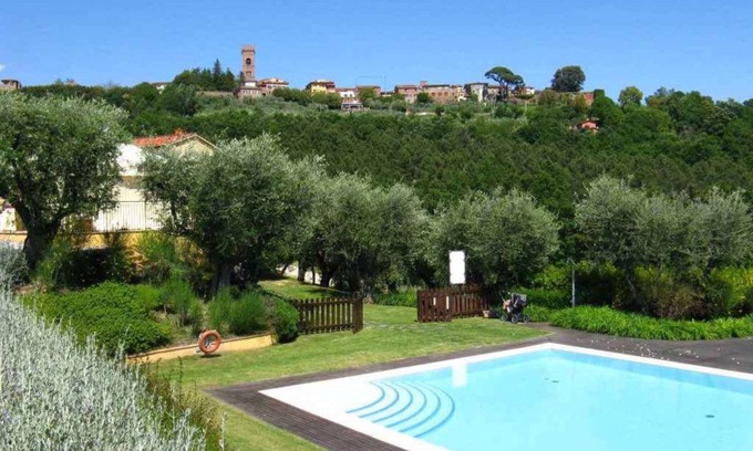 Montecarlo Apartment | Holiday apartment in Residence La Torre