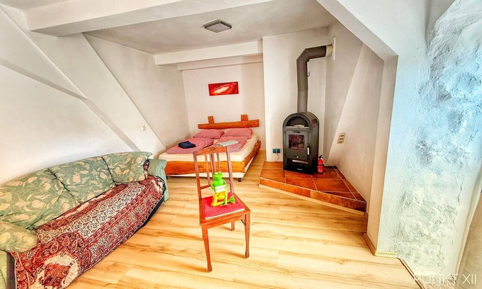 Burghaslach Apartment | Holiday Apartment 3 with Garden and Wi-Fi