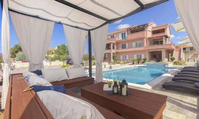 Grebastica Apartment | Holiday apartment 80 m from the Adriatic Sea