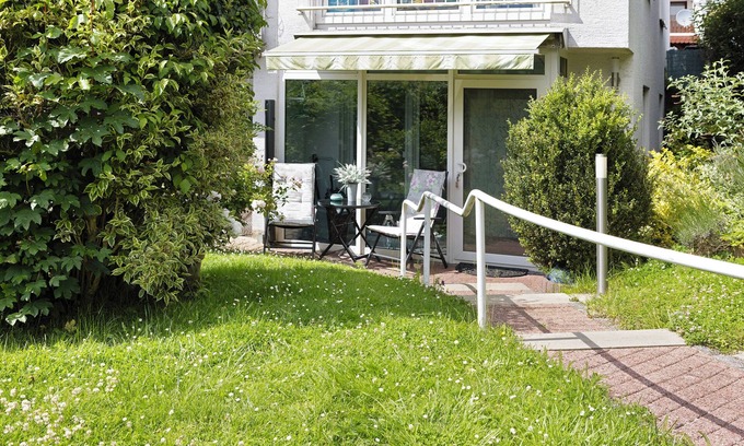 Niederzwehren Apartment | Holiday Apartment 'An Der Dönche' with Private Terrace, Private Garden and Wi-Fi