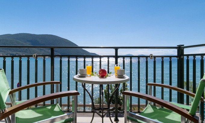 Vassiliki Apartment | Holiday Apartment 'Apostolos Apartment 1' Next to Beach with Wi-Fi