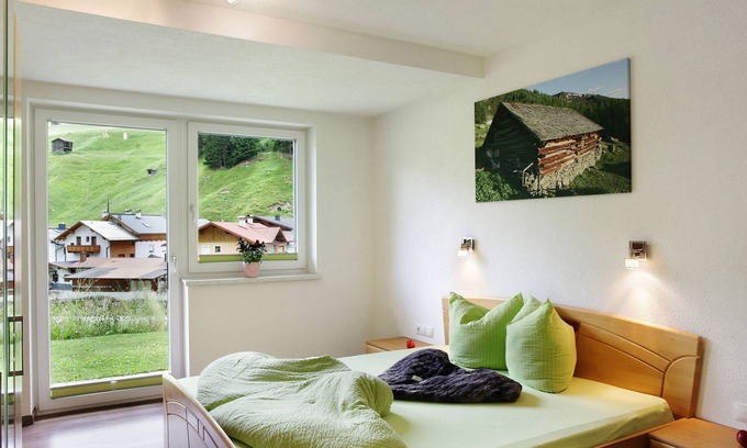 Kappl Apartment | Holiday Apartment "Caroline 2" with mountain view, Wi-Fi & Garden