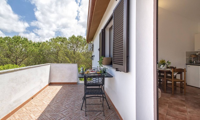 Santa Maria La Palma Other | Holiday Apartment 'Casa Vacanza Baratz 3' with Mountain View, Shared Garden & Wi-Fi