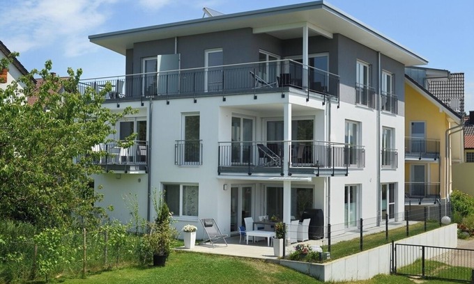Enzisweiler Apartment | Holiday Apartment 'Dinkelbach Feriendomicil 2 B Flair' with Mountain View and Elevator