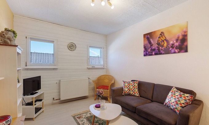 Tengen Apartment | Holiday Apartment 'Fleur' with Wi-Fi