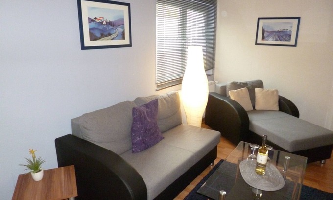 Metternich Apartment | Holiday Apartment 'Haus Uni Koblenz Wohnung 2' with Shared Terrace and Wi-Fi