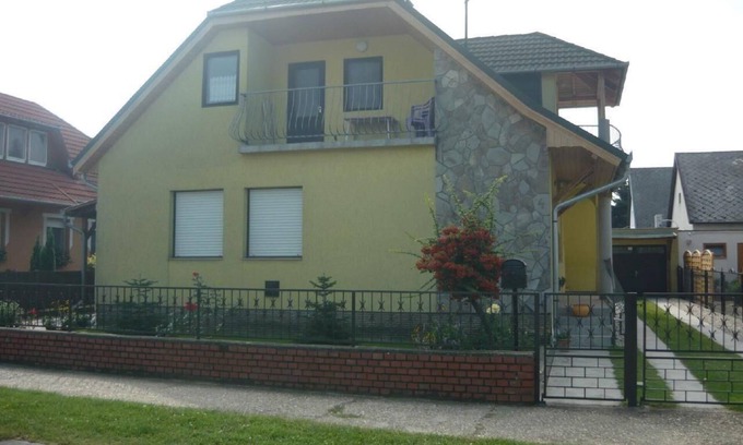 Balatonboglar Apartment | Holiday apartment Balatonboglár for 4 persons with 3 bedrooms - Holiday apartment in one or multi-fa