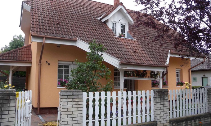 Balatonboglar Apartment | Holiday apartment only 150 m from the beach