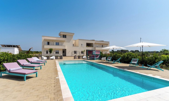 Galatone Apartment | Holiday Apartment "Le Scuderie 5" with Shared Pool, Shared Terrace & Wi-Fi