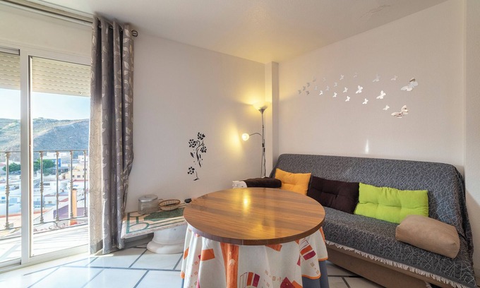 Macael Apartment | Holiday Apartment "Mccoy Avenida 3" with 2 Balconies and Shared Terrace