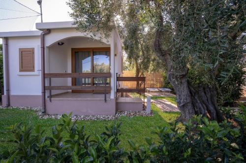 Mattinata House | Holiday Apartment orchidea with swimming pool and private beach -3