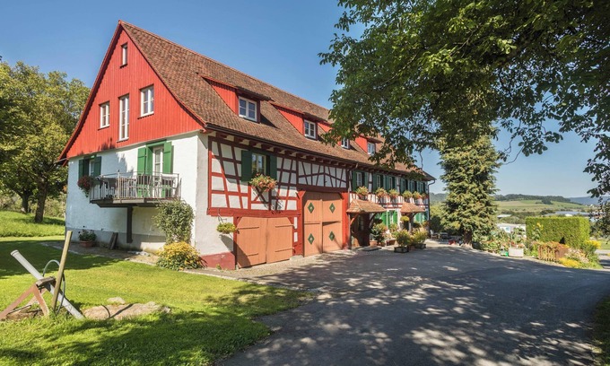 Owingen Apartment | Holiday Apartment "Risthof 1" with Wi-Fi, Shared Garden, Sauna & Playground