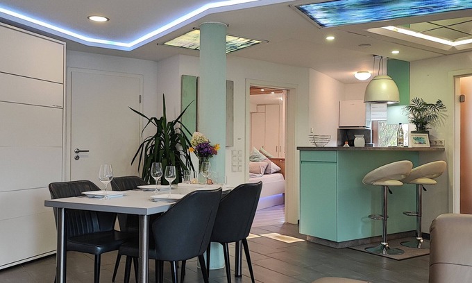Calw Apartment | Holiday Apartment 'Schmuckkästchen' with Private Terrace, Shared Garden and Wi-Fi