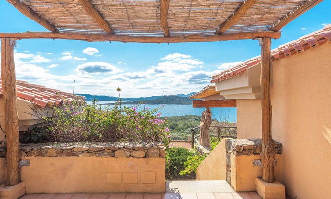 Capo d'Orso House | Holiday Apartment "Trilocale N8 - Porto Mannu" with Sea View and Terrace