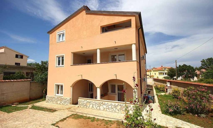 Liznjan Apartment | Holiday apartment with sea view