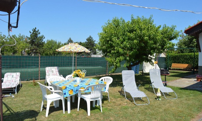 Gyenesdias Apartment | Holiday apartment with large garden