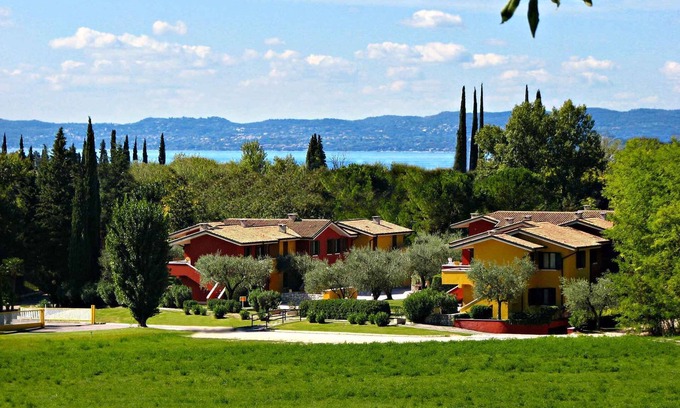 Costermano Apartment | Holiday apartment with balcony or terrace, WiFi and air conditioning