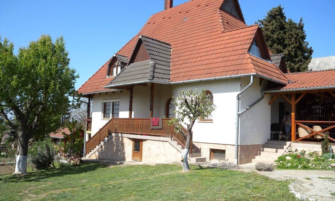 Belatelep Apartment | Holiday apartment with children's playground and pool