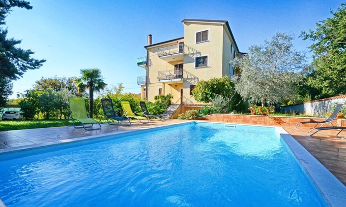 Valica Apartment | Holiday apartment with pool, two bedrooms, courtyard, barbecue
