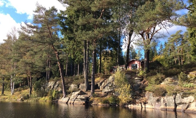 Hallingsjo House | Holiday at a bathing lake in Halland