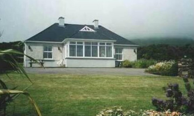 Ventry Cottage | Holiday cottage with large private garden