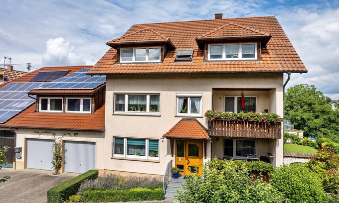 Leiselheim Apartment | Holiday Apartment "Schneider" with Mountain View, Shared Garden and Wi-Fi