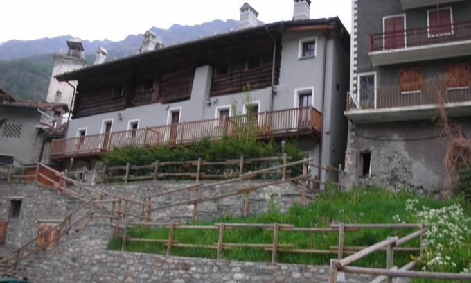Epinel Apartment | Holiday flat with mountain view