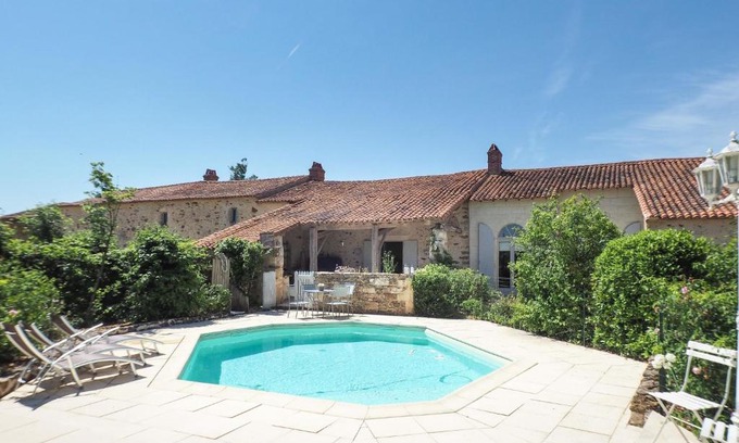 Saint-Laurent-de-la-Salle House | Holiday Home Gîte de l'Orangerie by Interhome