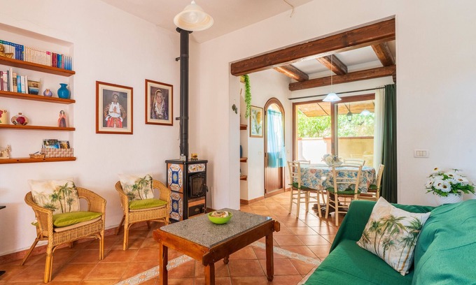Santa Maria Navarrese House | Holiday Home 'Sa Domu De Ettore' with Private Terrace, Wi-Fi and Air Conditioning